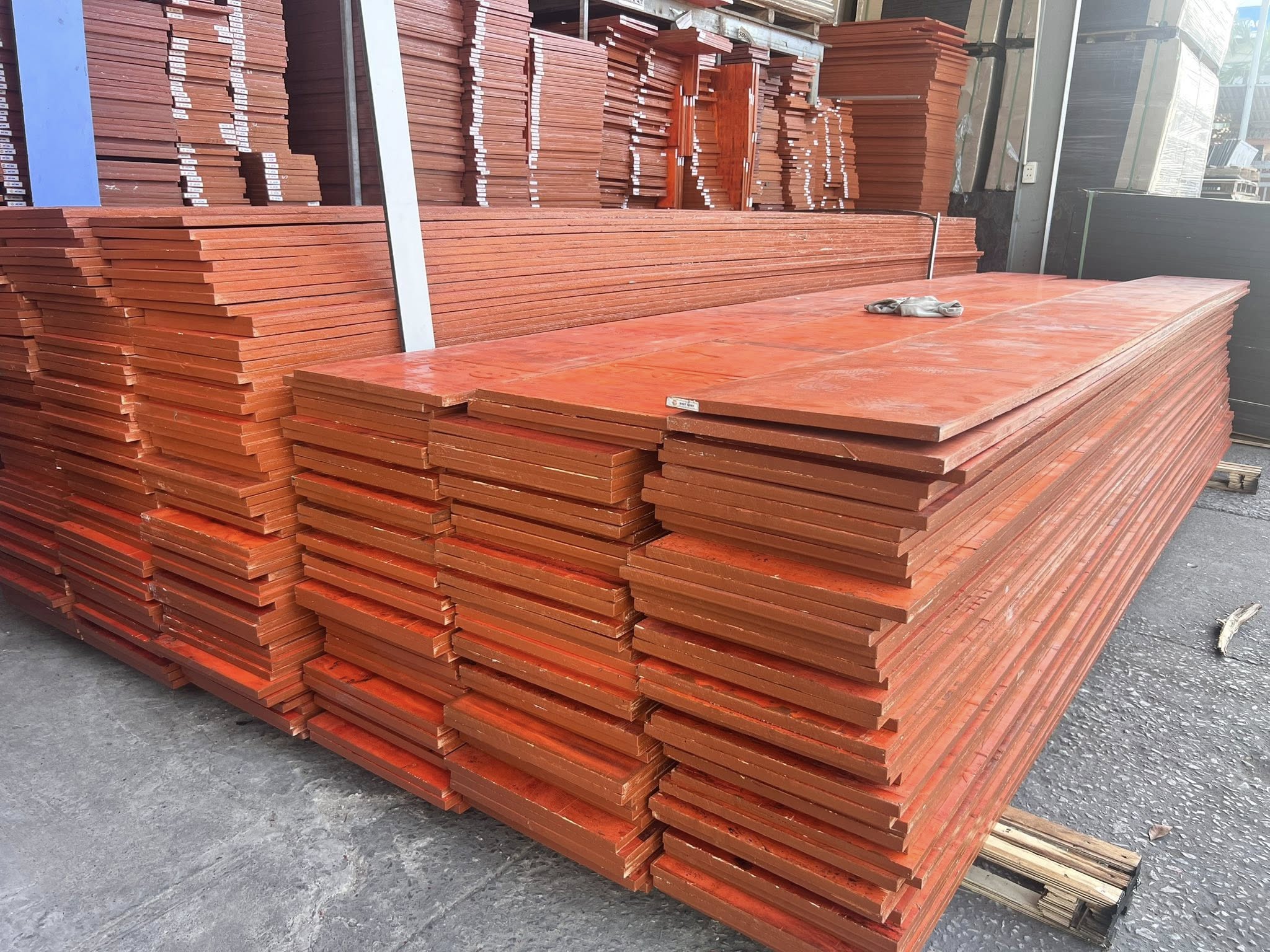 Cốp Pha Xây Dựng Hoàng Hưng Pro